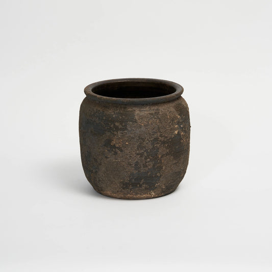 Black Rustic Pot